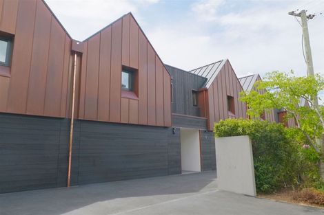 Photo of property in 89 Holly Road, St Albans, Christchurch, 8014