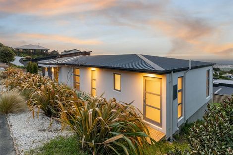 Photo of property in 5 Stoneyridge Close, Mount Pleasant, Christchurch, 8081