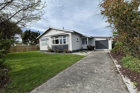Photo of property in 10 Cambridge Terrace, Masterton, 5810