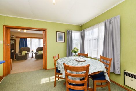 Photo of property in 17 Sinclair Avenue, Highbury, Palmerston North, 4412