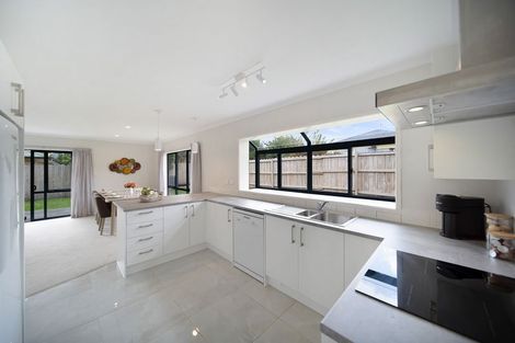 Photo of property in 16 Eastland Road, Flat Bush, Auckland, 2019