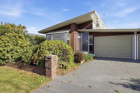 Photo of property in 2/31 Waimairi Road, Upper Riccarton, Christchurch, 8041