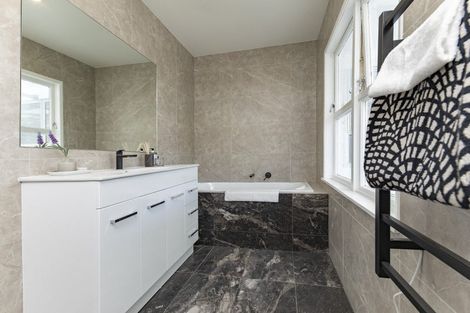 Photo of property in 101 Raglan Street, Mangere East, Auckland, 2024