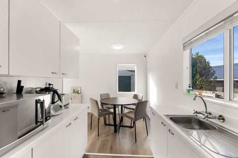 Photo of property in 4 Ross Grove, Paraparaumu, 5032