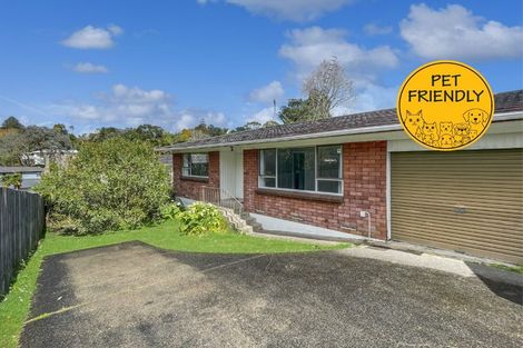 Photo of property in 2/11 Tallington Crescent, Torbay, Auckland, 0630