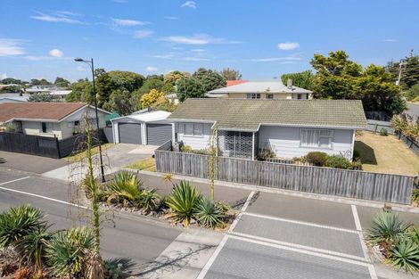 Photo of property in 2 Rangiora Street, Castlecliff, Whanganui, 4501