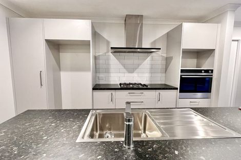 Photo of property in 15b Fraser Crescent, Elderslea, Upper Hutt, 5018
