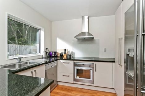 Photo of property in 74a Eskdale Road, Birkdale, Auckland, 0626