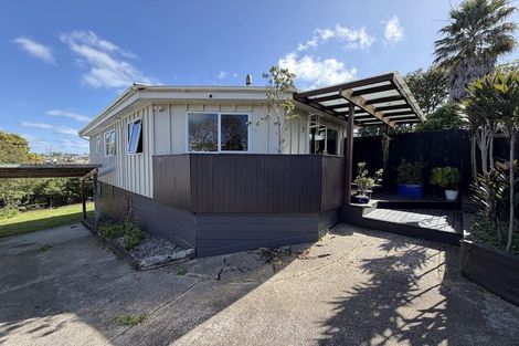 Photo of property in 2 Hanui Place, Massey, Auckland, 0614