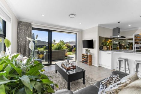 Photo of property in 12 Lakeside Terrace, Omokoroa, 3114