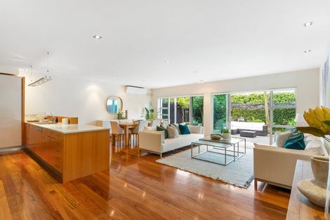 Photo of property in 5/258 Hurstmere Road, Takapuna, Auckland, 0622