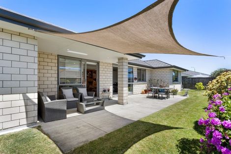 Photo of property in 8 Livingstone Drive, Papamoa Beach, Papamoa, 3118