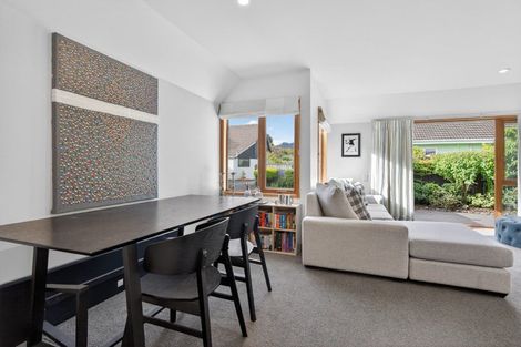 Photo of property in 2/130 Muritai Road, Eastbourne, Lower Hutt, 5013