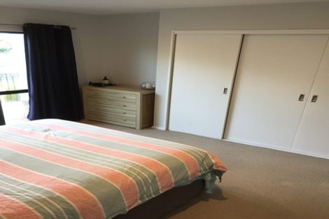 Photo of property in 91a Colwill Road, Massey, Auckland, 0614