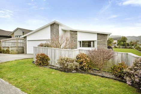 Photo of property in 15 Paparoa Crescent, Aotea, Porirua, 5024