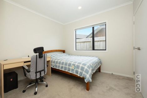Photo of property in 15 Vogwill Road, Kumeu, 0810