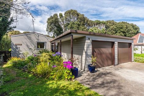 Photo of property in 2 Rata Street, Waikanae, 5036
