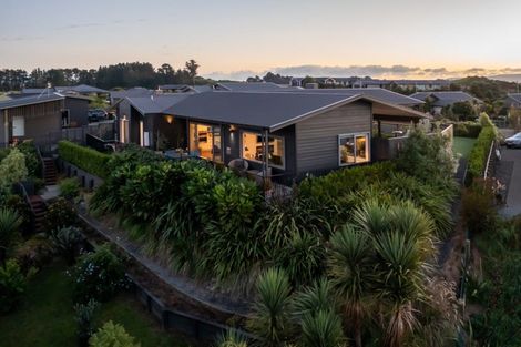 Photo of property in 3 Lamont Place, Waikanae, 5036