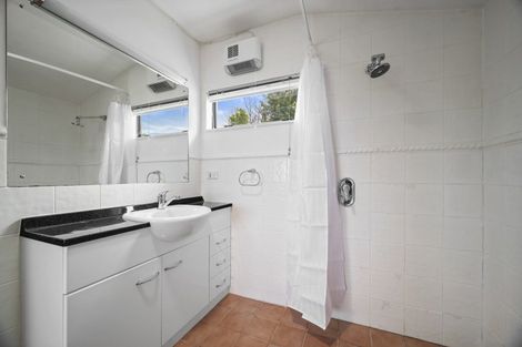 Photo of property in 20 Ingle Avenue, Waipahihi, Taupo, 3330