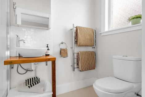 Photo of property in 800 Victoria Street, Parkvale, Hastings, 4122