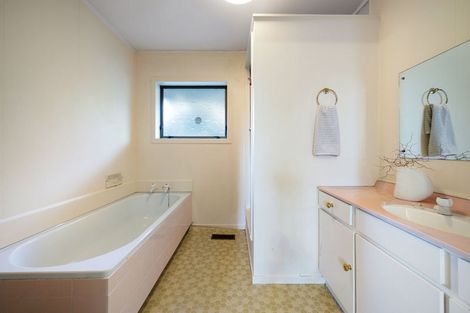 Photo of property in 5 Cattanach Street, St Andrews, Hamilton, 3200