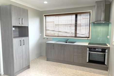 Photo of property in 2a Castleton Drive, Howick, Auckland, 2014