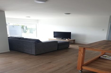 Photo of property in 43 Rosario Crescent, Red Beach, 0932