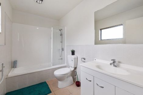 Photo of property in 33/22 Northcross Drive, Oteha, Auckland, 0632