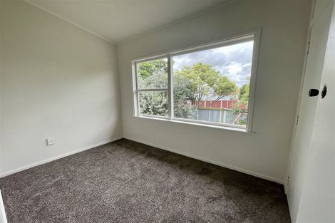 Photo of property in 13 Denyer Place, New Lynn, Auckland, 0600