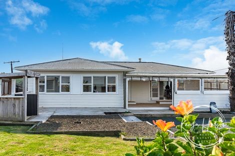 Photo of property in 103 Hurndall Street East, Maungaturoto, 0520