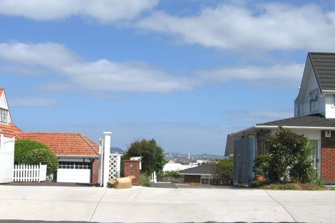 Photo of property in 1/3 Pupuke Road, Birkenhead, Auckland, 0627