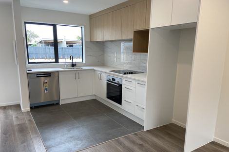 Photo of property in 11/5 Hikurangi Street, Te Atatu Peninsula, Auckland, 0610