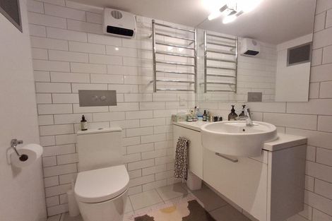 Photo of property in The Capital, 22/370 Oriental Parade, Oriental Bay, Wellington, 6011
