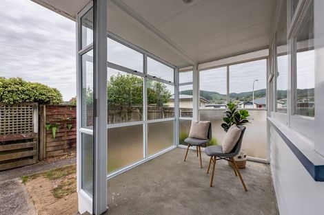 Photo of property in 13f3 Luckie Street, Tawa, Wellington, 5028