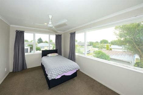 Photo of property in 3 Shirldale Place, Avonhead, Christchurch, 8042