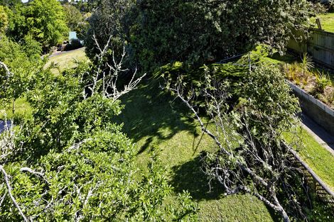 Photo of property in 3 Roland Hill, Glen Eden, Auckland, 0602