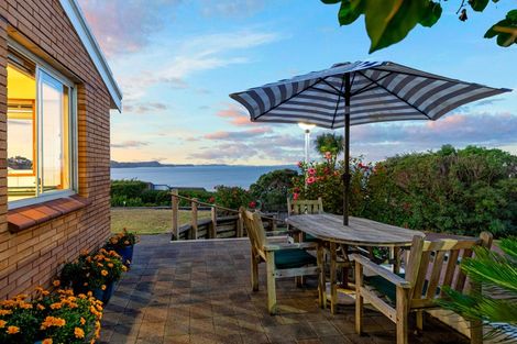 Photo of property in 30 Upper Chelverton Drive, Red Beach, 0932