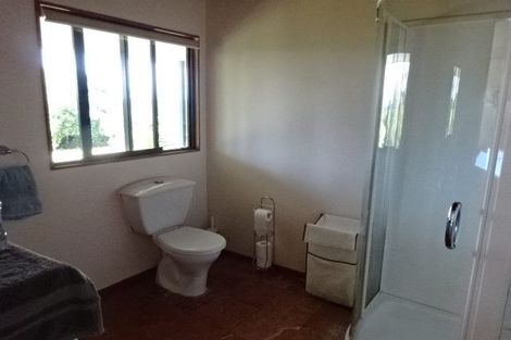 Photo of property in 166 Rimmer Road, Helensville, 0875