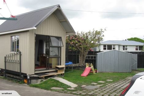 Photo of property in 1 Perth Place, Awapuni, Palmerston North, 4412