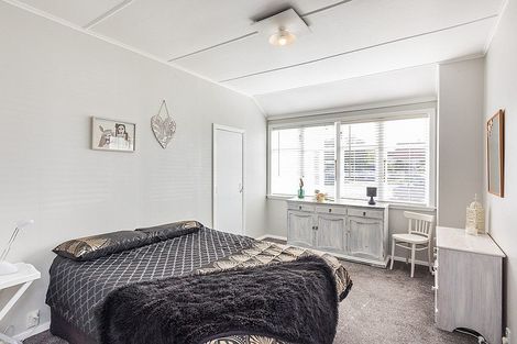 Photo of property in 35 Kauri Street, Roslyn, Palmerston North, 4414