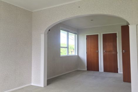 Photo of property in 12 Bridgens Avenue, Te Atatu Peninsula, Auckland, 0610