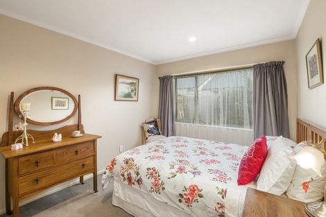 Photo of property in 162 Guildford Drive, Paraparaumu Beach, Paraparaumu, 5032