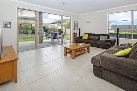 Photo of property in 19 Chateau Rise, Flat Bush, Auckland, 2016