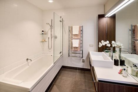 Photo of property in Patent 326 Apartments, 504s/326 Evans Bay Parade, Hataitai, Wellington, 6021