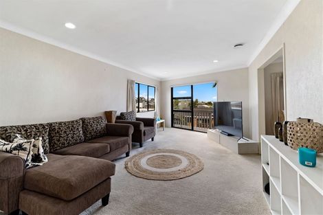 Photo of property in 8 Sailfish Drive, West Harbour, Auckland, 0618