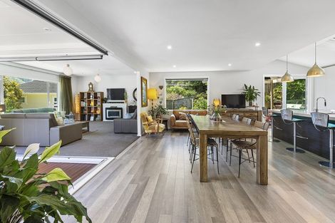 Photo of property in 15 Somerville Terrace, Tawa, Wellington, 5028