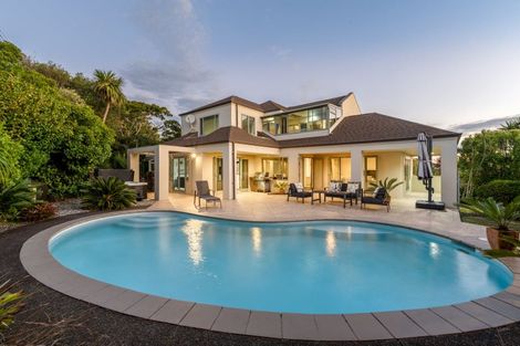 Photo of property in 24 Santa Cruz Drive, Shamrock Park, Auckland, 2016