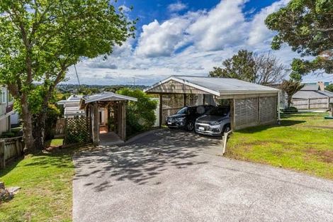 Photo of property in 63 Knights Road, Rothesay Bay, Auckland, 0630