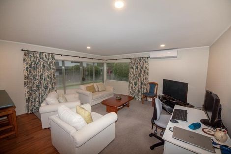 Photo of property in 10 Myers Grove, Churton Park, Wellington, 6037