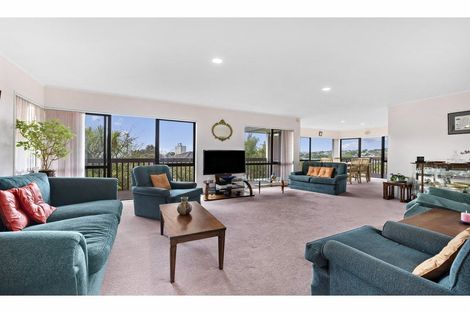 Photo of property in 2/37 Woodlands Crescent, Browns Bay, Auckland, 0630